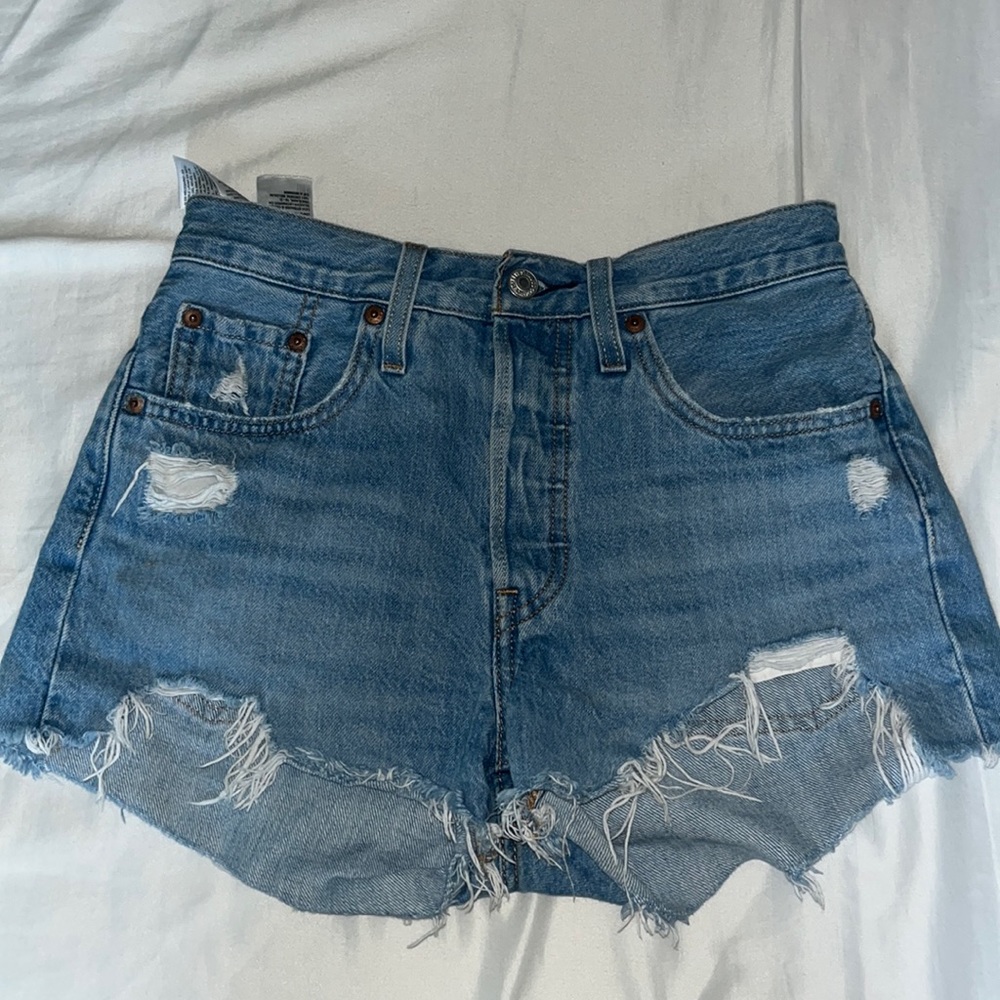 Levi’s 501 shorts W25